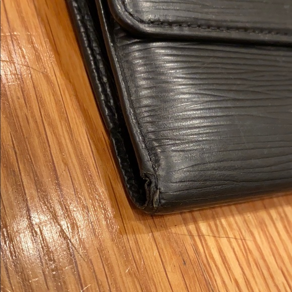 Authentic Louis Vuitton Epi Porte Tresor Wallet - Picture 5 of 8
